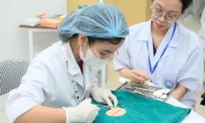 Đề xuất miễn học phí cho sinh viên trường Y Đề xuất miễn học phí cho sinh viên trường Y