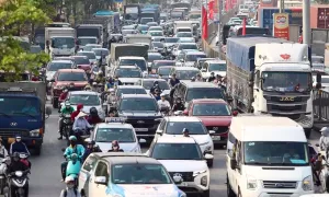 Chật vật rời Hà Nội trước kỳ nghỉ lễ 30/4 Chật vật rời Hà Nội trước kỳ nghỉ lễ 30/4