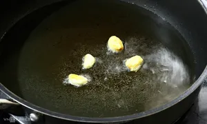 Có phân biệt được dầu ăn thật - giả bằng mắt thường? Có phân biệt được dầu ăn thật - giả bằng mắt thường?