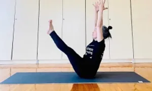 4 tư thế yoga giúp bụng nhỏ, eo thon 4 tư thế yoga giúp bụng nhỏ, eo thon