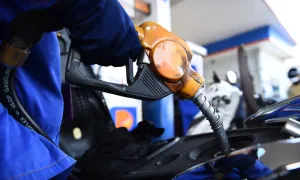 Giá xăng, dầu cùng tăng Giá xăng, dầu cùng tăng