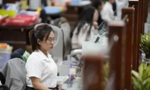 Cán bộ tỉnh, huyện về cấp xã được giữ nguyên lương trong 6 tháng Cán bộ tỉnh, huyện về cấp xã được giữ nguyên lương trong 6 tháng