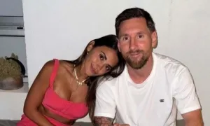 Vợ gọi Messi là 'ông già khó tính'