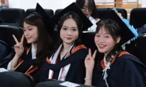 Ngành Ngôn ngữ Anh học gì, ra trường lương bao nhiêu?