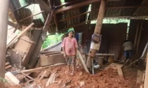 Nhiều ngôi nhà bị cuốn trôi do sạt lở đất