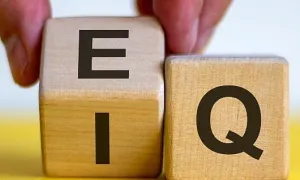 EQ hay IQ giúp chúng ta thành công?