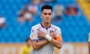 Nguyễn Tiến Linh khóc khi chia tay Becamex TP HCM