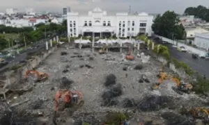 Tháo dỡ khu phức hợp xây trái phép trên 'đất vàng' ở Đồng Nai