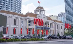 Nha Trang rực rỡ cờ hoa chào Quốc khánh và VnExpress Marathon Nha Trang rực rỡ cờ hoa chào Quốc khánh và VnExpress Marathon