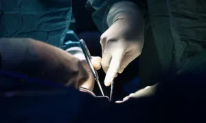 Dây diều cuốn đứt lìa bàn tay người đàn ông