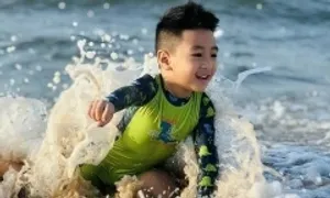 Trẻ viêm da cơ địa cần lưu ý gì khi đi du lịch? Trẻ viêm da cơ địa cần lưu ý gì khi đi du lịch?