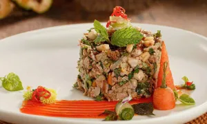 Khách Tây khám phá 'thủ phủ ẩm thực chay' của Việt Nam