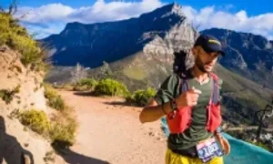 Runner Hy Lạp chạy ba cữ marathon trong một ngày Runner Hy Lạp chạy ba cữ marathon trong một ngày