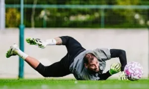Guardiola: 'Sớm muộn gì Donnarumma cũng sẽ thủng lưới'