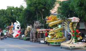Công xưởng đèn Trung thu khổng lồ ở quê lúa