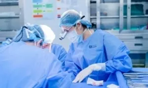 Bé trai bị thoát vị bẹn nghẹt