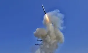 Mỹ dọa chuyển Tomahawk cho Ukraine nếu chiến sự không kết thúc