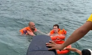 Cứu du khách nước ngoài bị cuốn trôi ở biển Nha Trang