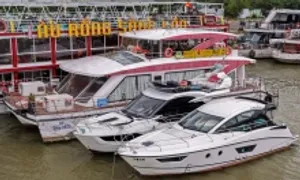 Du thuyền cao cấp 'núp' bão Fengshen