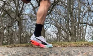 Công nghệ đệm giữa giúp runner giảm chấn thương thế nào