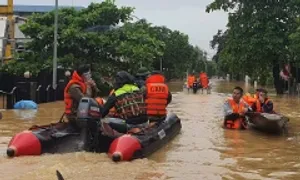 Chính phủ hỗ trợ Huế hai tấn lương khô và 150 tỷ đồng